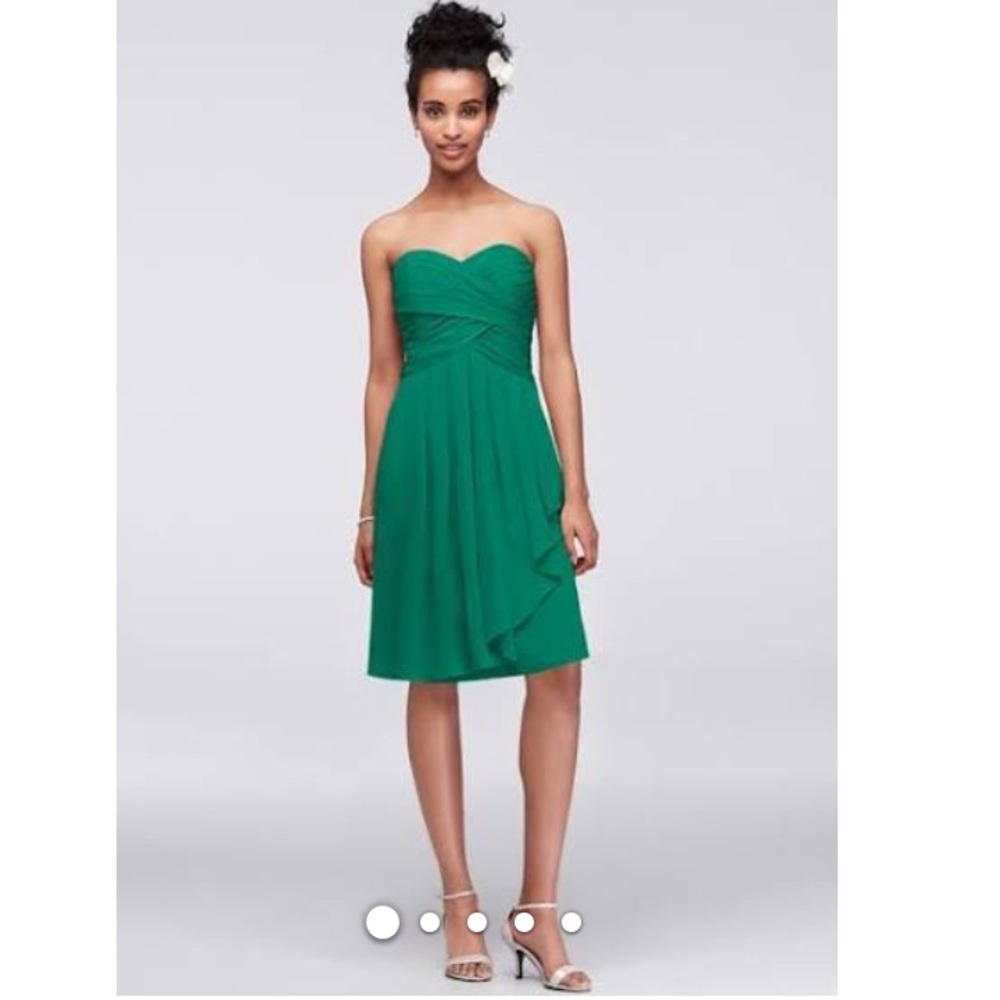 Davids Bridal Short Crinkles Chiffon Cascade